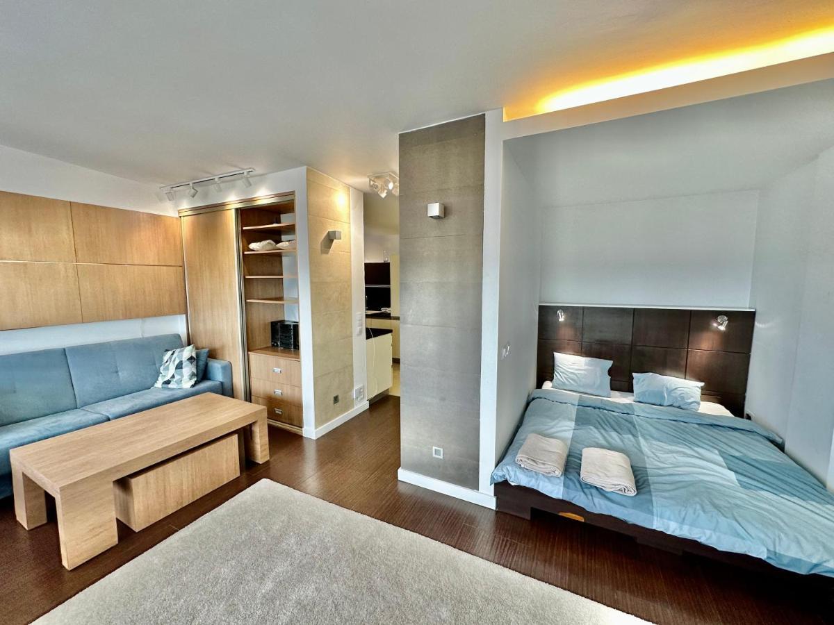 Top Metro X2 Fast Wifi 400 Mbs 70'Tv Netflix Hbo Max Appletv+ Disney+ Варшава Экстерьер фото